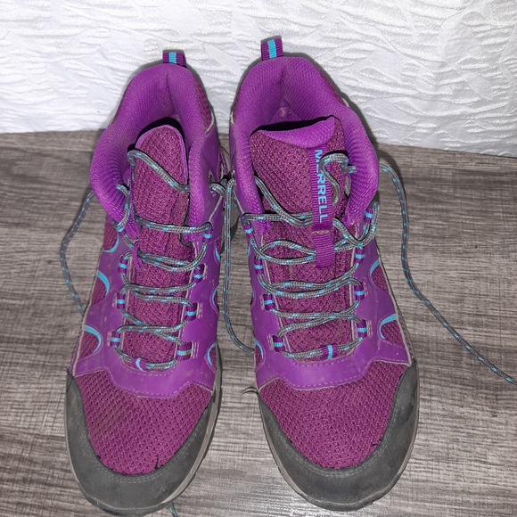 Hiking boots - Picture 1 of 4